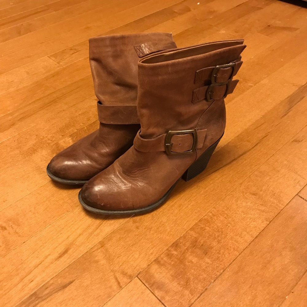 Lucky Brand cognac booties size 9.5